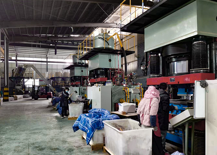 耐火匣缽混合造粒機(jī) 耐火匣缽混合造粒機(jī)